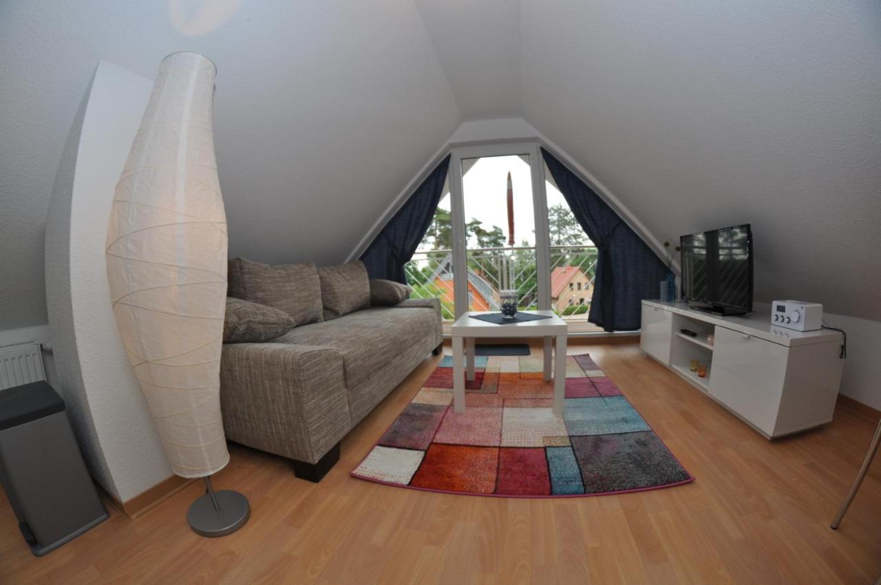 Ferienhaus Mueritzzauber / 1 Zimmer Dachgeschoss-Appartement Рёбель Экстерьер фото