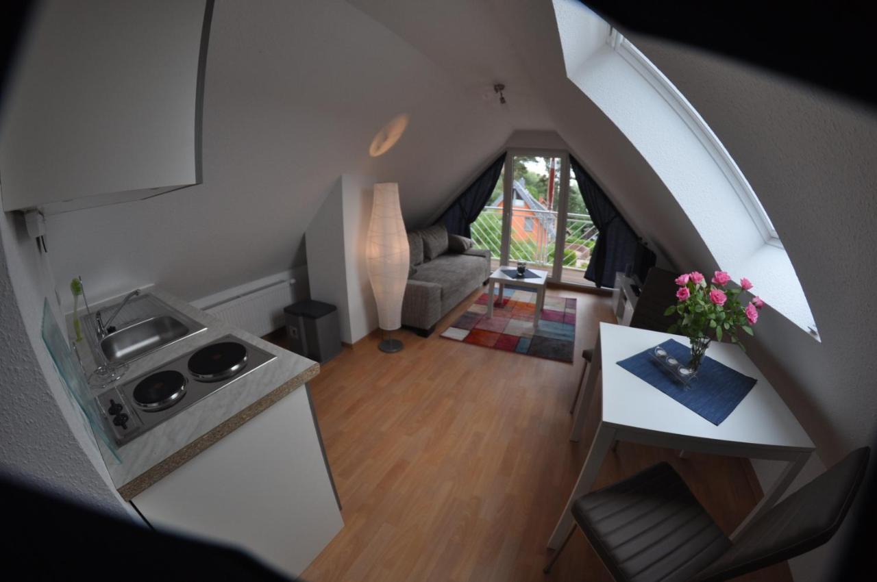Ferienhaus Mueritzzauber / 1 Zimmer Dachgeschoss-Appartement Рёбель Экстерьер фото